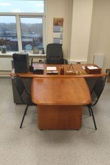 Стол для кабинета директора с брифинг-приставкой